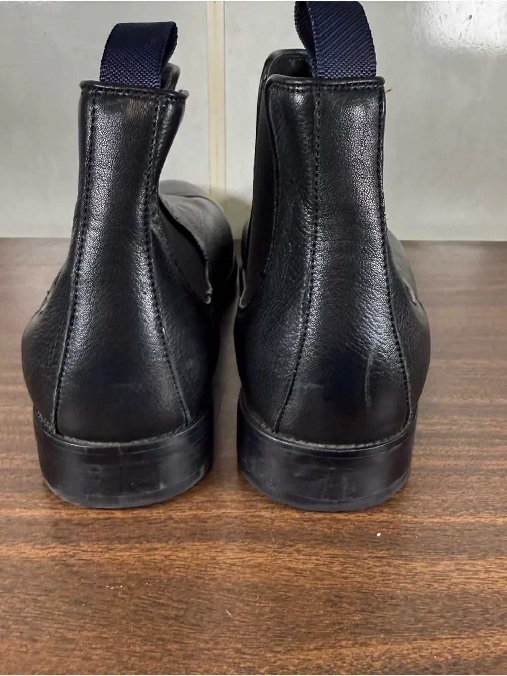 Vince Camuto Laken Lug Black Leather Chelsea Boots Mens 11 Pull On EUC